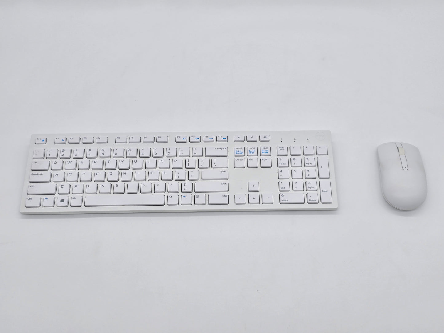 Dell Inspiron 5400 27" | i5-1135G7 | 16 GB | 500 GB M.2 SSD + 1 TB HDD | Wi-Fi | Touch Screen